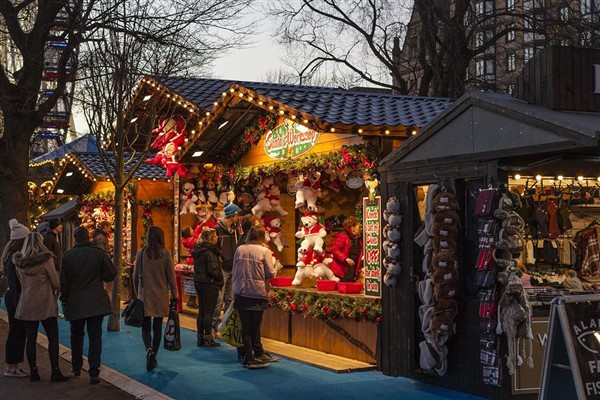 Scottish Christmas Markets & a Festive Cruise